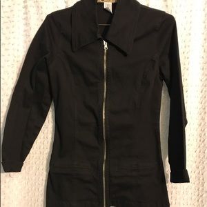 💥Women's black top,jacket,MGR, size is Medium.💥